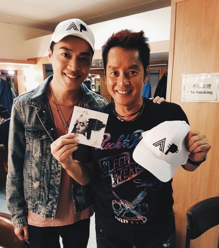90後歌手 潘伯仲 (Anson)街牌服裝 “Approved”創辦人，連校長譚詠麟都比讚! @青年創業軍訪問