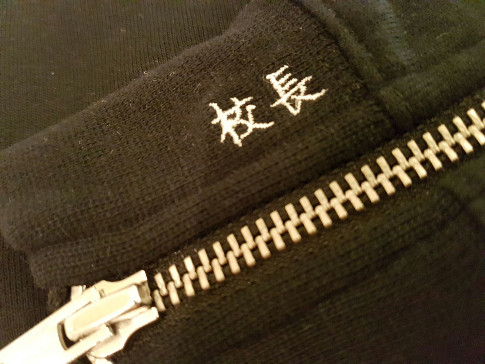 90後歌手 潘伯仲 (Anson)街牌服裝 “Approved”創辦人，連校長譚詠麟都比讚! @青年創業軍訪問